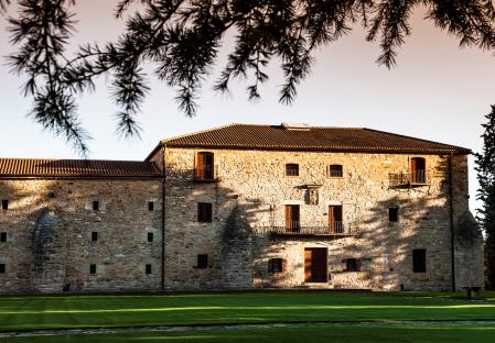 El antiguo monasterio