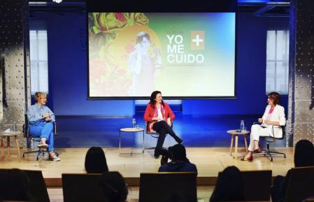 Tania Llasera en el acto de Malas Madres