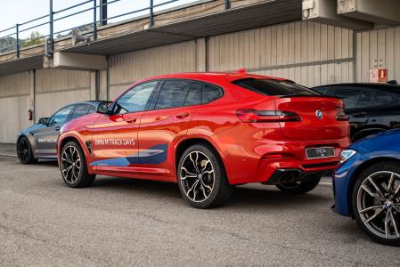 Comprobar la nobleza de reacciones del X4 M de 480 CV forma parte de la experiencia