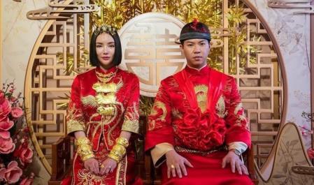 Kim está publicando las fotos de la boda en sus redes