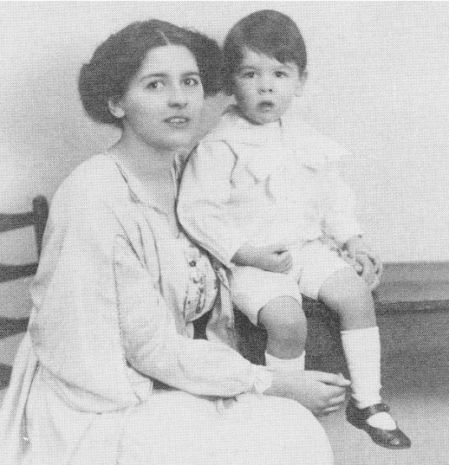 Rebecca West con Anthony, hijo natural del también escritor H.G. Wells, futuro autor de éxito