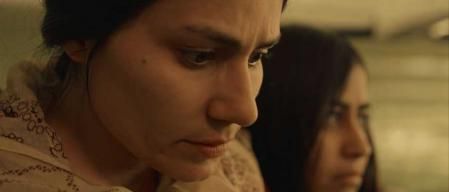 La actriz alemana Halima Ilter es Hadia, una mujer yazidí obligada a vivir como esclava junto a tres de sus hijos