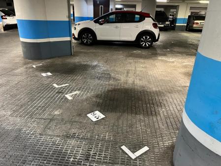 Las plazas en los aparcamientos privados se están quedando pequeñas debido a que los coches nuevos cada vez son más grandes