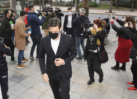 El actual futbolista del Ibiza, David Goldar, a su llegada a la Audiencia Provincial de Almería