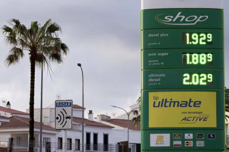 El precio de los combustibles bajó a un ritmo más lento en España que en otros países europeos&nbsp;