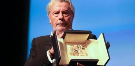 El hijo del actor francés Alain Delon cuenta que su padre le pidió la eutanasia llegado el momento