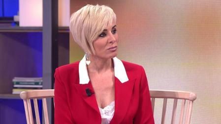 Ana María Aldón, muy seria ante los reproches de Emma García en 'Viva la vida'