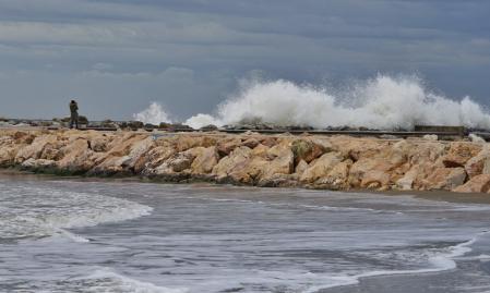Fuerte oleaje en Fuengirola.