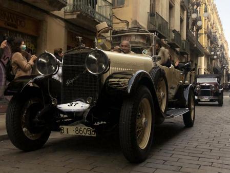 Vehículos incluidos en el Inventario General de Bienes Muebles del Patrimonio Histórico Español o declarados de interés cultural pueden matricularse como históricos