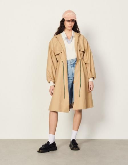Gabardina ‘oversize’ de algodón de Sandro Paris (475 euros)