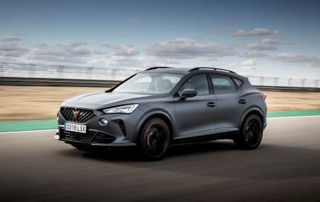 El Cupra Formentor cuenta con un propulsor 2.5 TSI de origen Audi, que rinde 390 CV de potencia y 480 Nm de par