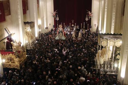 Las tallas de la Hermandad de La Redención en su templo.