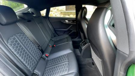 Si quieres un RS5, pero también necesitas de cierta funcionalidad en el día a día, no lo dudes, este Sportback está por encima del RS5 Coupé.