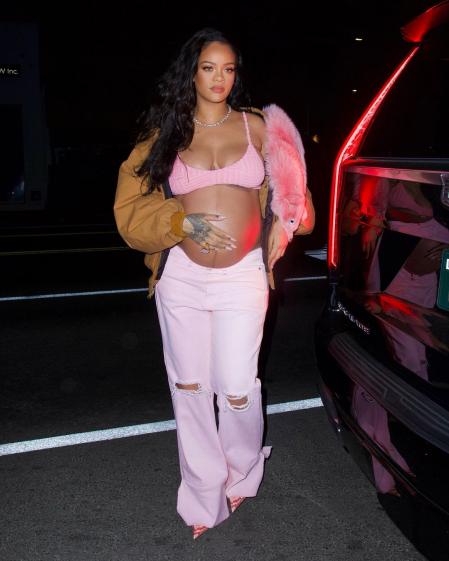 Rihanna con su 'total look 'rosa