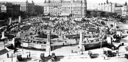 Imagen de época de la Plaza de Catalunya.
