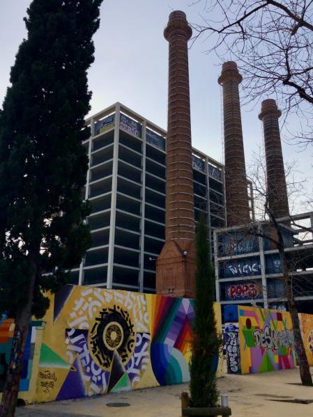 Parque de las Tres Chimeneas del Paralelo.