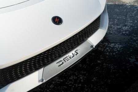 Deus Vayanne, el nuevo rey mundial de la potencia entre los coches eléctricos.