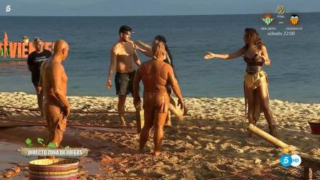 Lara Álvarez abronca a los concursantes en el estreno de 'Supervivientes 2022'