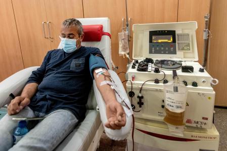 La técnica de la plasmaféresis se ha probado en otras patologías con éxito, pero no en covid persistente a través de un estudio riguroso