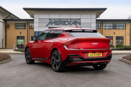 Cómo alargar la autonomía de tu coche eléctrico con la música que escuchas.