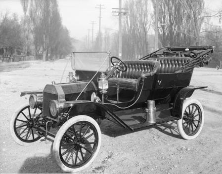 El empresario cuenta con un Ford Model T que le regaló un amigo