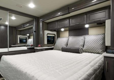 Así es la autocaravana de talla XL con espacio para siete personas.