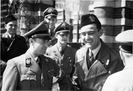 Albert Axmann (a la izquierda).