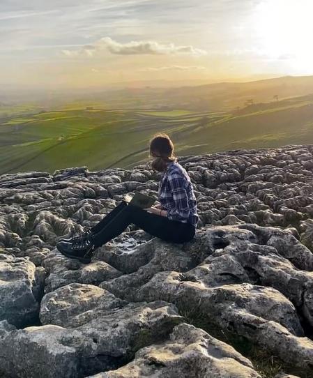 La joven comparte sus aventuras en redes sociales