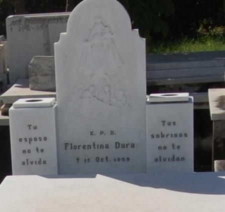Tumba de Julián Padró y Florentina Durán en el cementerio Colón de La Habana.
