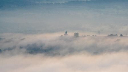 Niebla cubriendo la Plana de Vic.