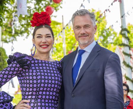Raquel Revuelta con su pareja, Luis García.