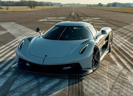 Ha sido desarrollado artesanalmente por el fabricante sueco