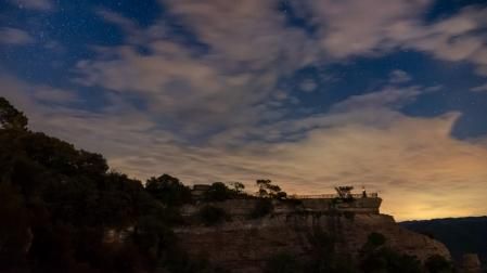 El Salt de la Minyona de noche.