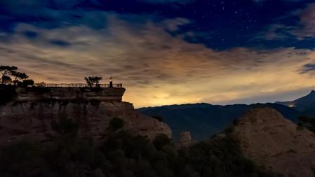 El Salt de la Minyona de noche.