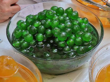 Sant Ponç 2022 en la calle Hospital del Raval de Barcelona.