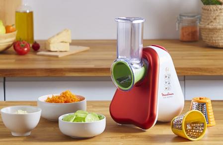Moulinex Fresh Express, corta y ralla fácilmente verduras y queso gracias a sus 5 cilindros que podrás almacenar de forma compacta en el mismo aparato. Más en http://www.moulinex.es/productos/picadoras/freshexpress.aspx