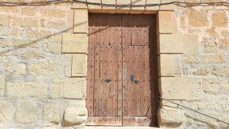 Puerta de entrada a Santa Anna de Riber.