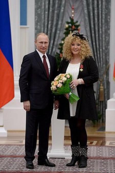 Alla Pugacheva ganó Intervisión en 1978  por la URSS. En la imagen, con Putin en 2014