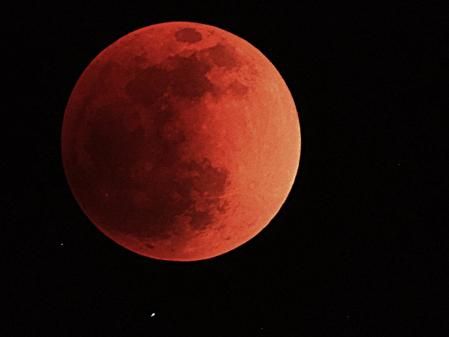 Luna de sangre captada desde Ecuador.