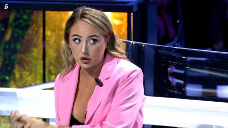 'Supervivientes 2022': Rocío Flores da nuevas informaciones sobre el tonteo de Tania en una discoteca