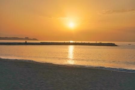 Amanecer con calima en Fuengirola.