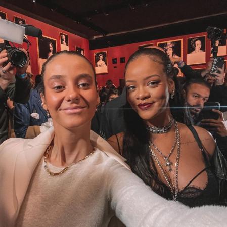 Victoria Federica junto a Rihanna en el desfile de Dior en la Semana de la Moda de París