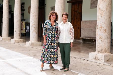 Bueno junto a la rectora de la Universitat de València, Mavi Mestre.