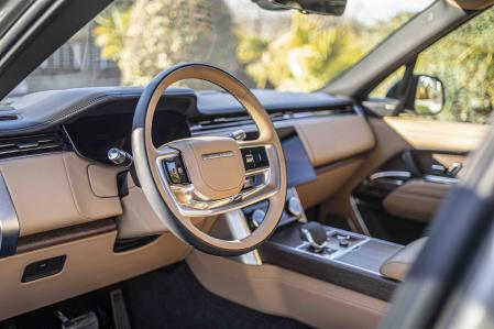 El diseño de la carrocería del nuevo Range Rover es fruto de una combinación magistral de elegancia y modernidad