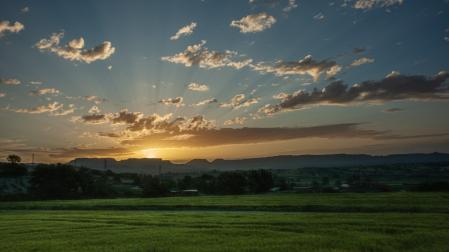 Rayos crepusculares al amanecer.