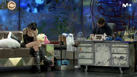 Cazzu no da crédito ante las meteduras de pata de Broncano en 'La Resistencia'