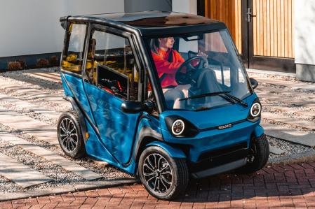 Squad, el nuevo y asequible microcoche eléctrico solar para conquistar la ciudad.