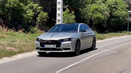 En entornos urbanos y aprovechando la carga de la batería es muy factible conseguir consumos de gasolina de menos de 2 l/100 km.