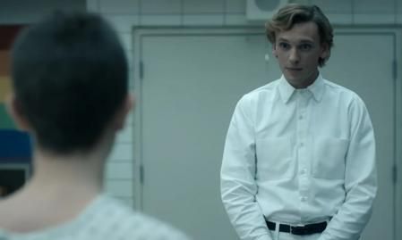 Jamie Campbell Bower es Peter Ballard, o sea, Henry Kreel, o sea, Vecna.