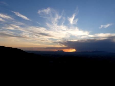 Atardecer con el yunque de las tormentas.